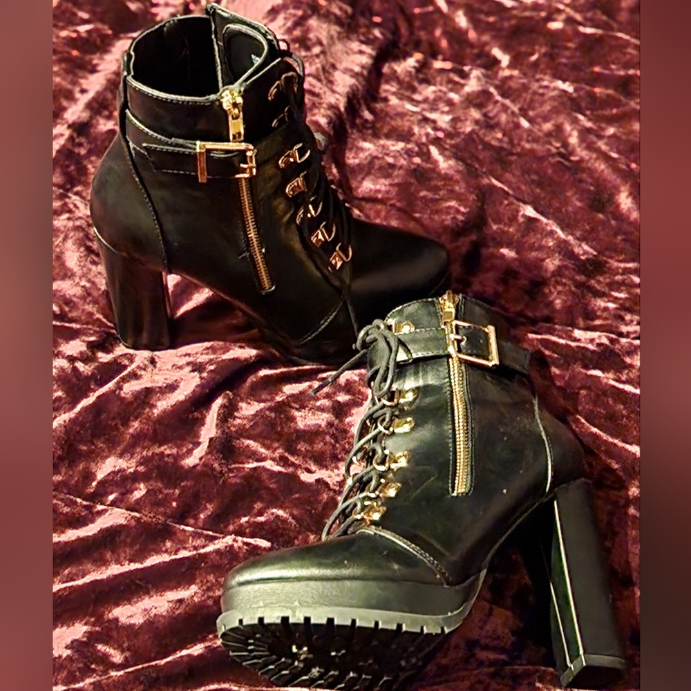 Heeled Ankle Boots with Buckle (Gold)